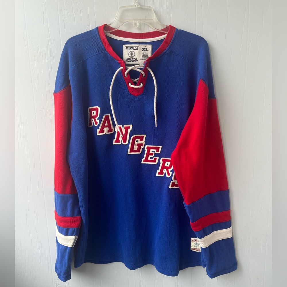 ❤️ Vintage 💙 CCM Knit Rangers Hockey Jersey (size XL)